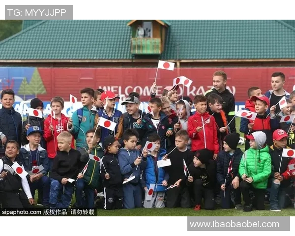 日本头牌足球球星率领国家队再创辉煌备受球迷热情追捧